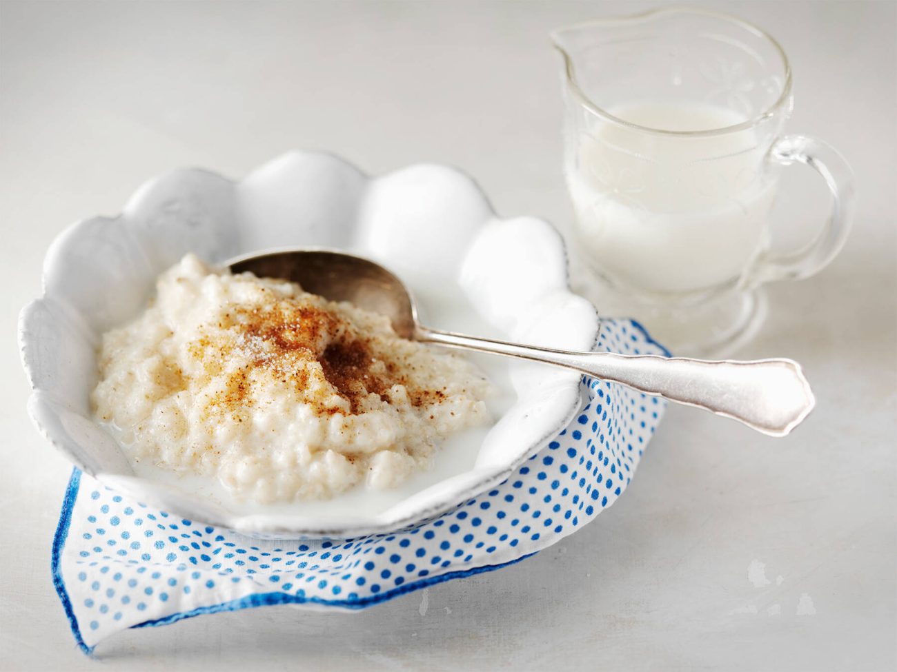 Ohrahiutalepuuro & mustikkakeitto Valio